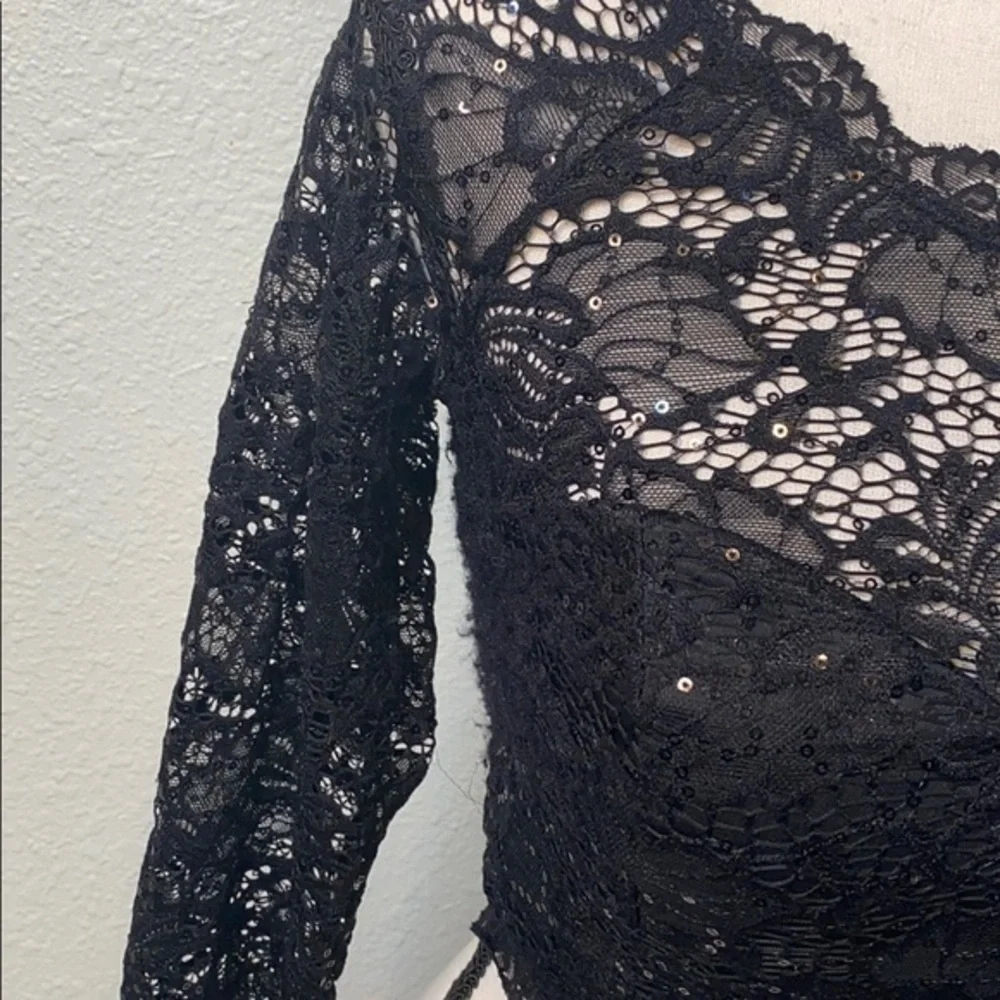 💜💜 Women’s Black Lacy Sequined Top Junior Size 3